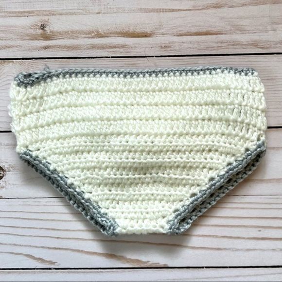 Knitted baby outfit - newborn photo - Picture 4 of 5